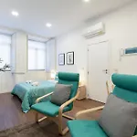 Host Wise - Modern Studios With Terrace - Walk Everywhere