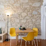 Host Wise - Modern Studios With Terrace - Walk Everywhere