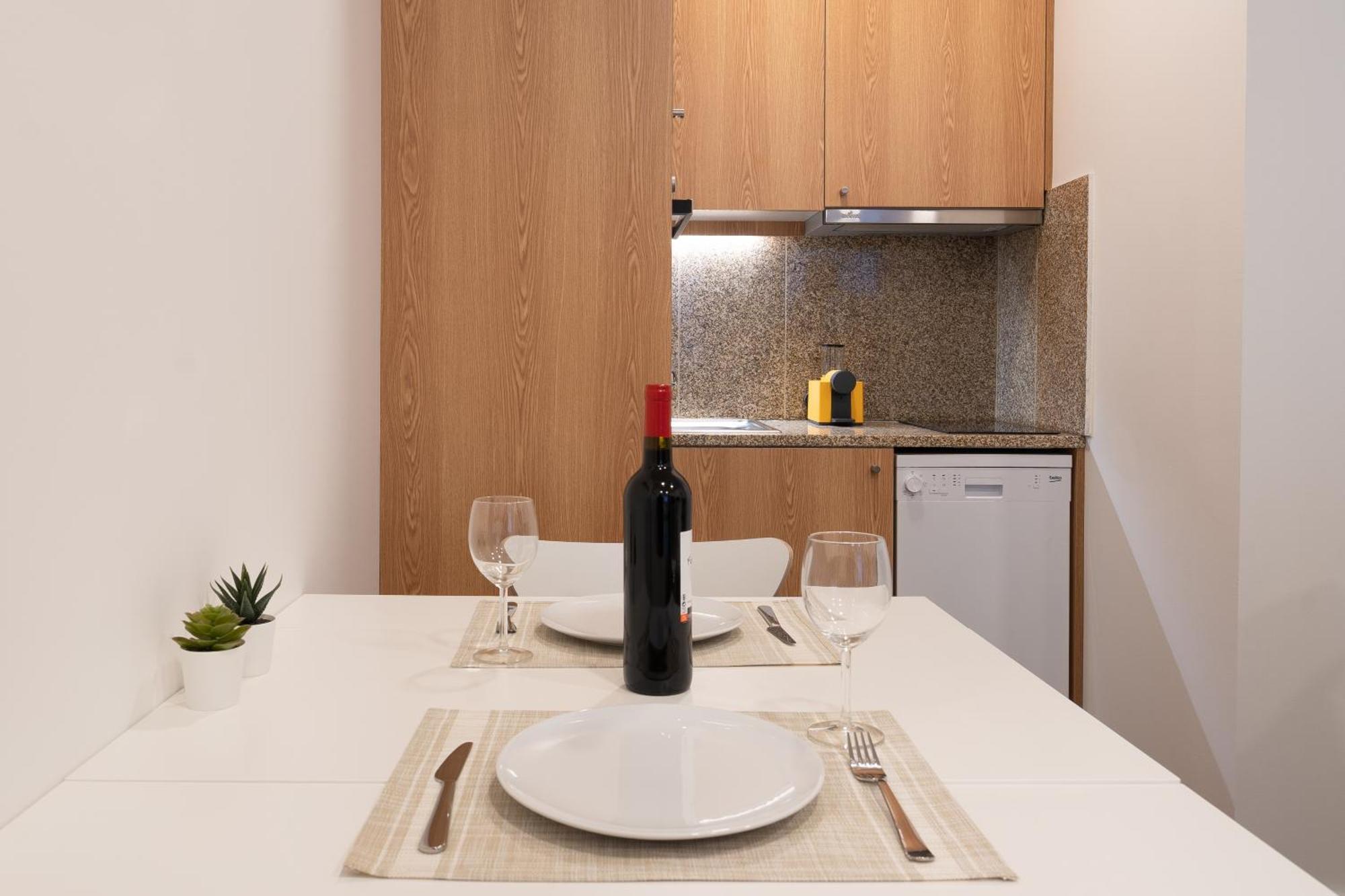 Host Wise - Modern With Terrace - Walk Everywhere Apartamento