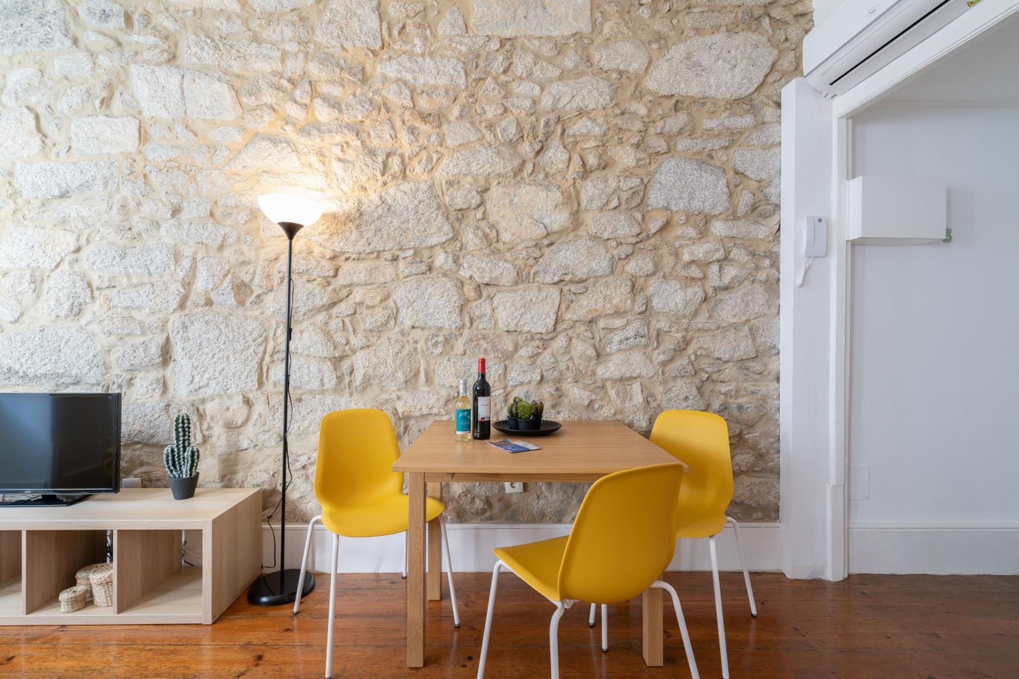 Host Wise - Modern With Terrace - Walk Everywhere Porto